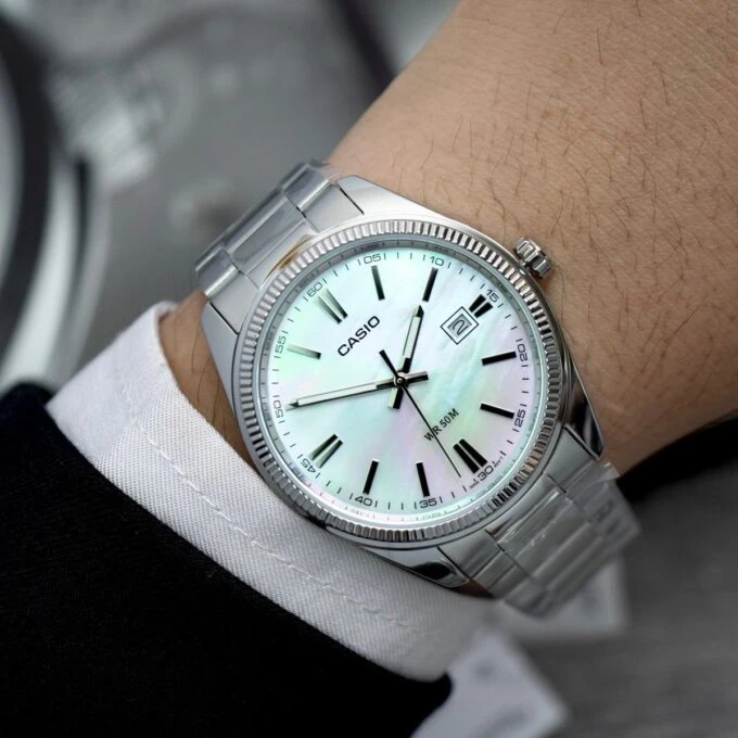 Montre Classique Homme - Casio MTP-1302DS-7AVDF - Acier Inoxydable, Bracelet Métal, Cadran Blanc, Étanche 50m - Référence MTP-1302DS-7AVDF