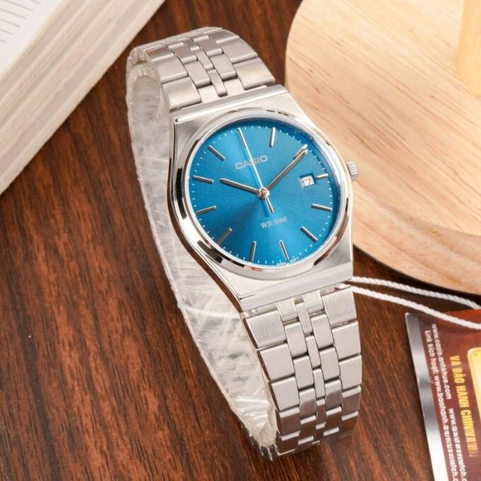 Montre Classique Homme - Casio MTP-B145D-2A2VDF - Acier Inoxydable, Bracelet Métal, Cadran Bleu, Étanche - Référence MTP-B145D-2A2VDF