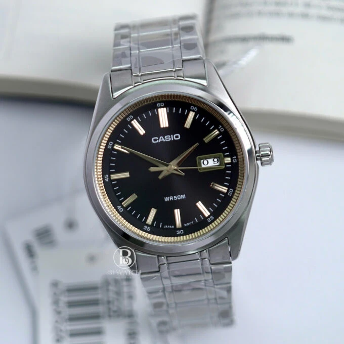 Montre homme Casio MTP-B180D-1A2VDF - Acier inoxydable, bracelet acier, verre minéral, étanche 50m, date, précision ±20s/mois, 3 ans batterie - Noir