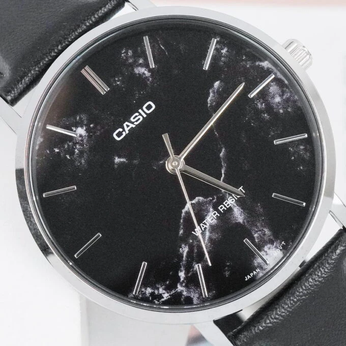 Casio Enticer Hommes Analogique Cadran Bracelet en Cuir - MTP-VT01LM-1AUDF - Noir