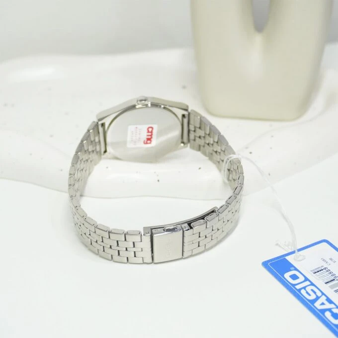 Montre Casio MTP-B146D-2AVDF - Homme - Chronographe, Résistance 50m, Affichage Jour/Date, Autonomie 3 ans - Acier inoxydable - Argent/Bleu - MTP-B146D-2AVDF