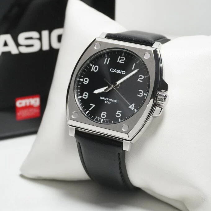 Montre Classique - Casio - Homme - Design Élégant, Bracelet Cuir, Résistante à lEau, Mouvement Quartz - Noir - Référence MTP-E730L-1AVDF