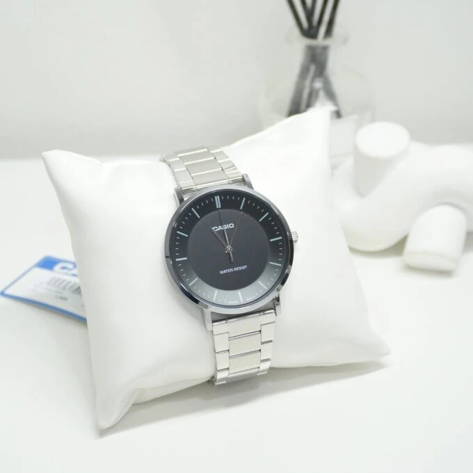 Montre homme Casio MTP-VT04D-1EDF – Acier inoxydable, 46×40 mm, verre minéral, bracelet métal, étanche, autonomie 3 ans, référence MTP-VT04D-1EDF