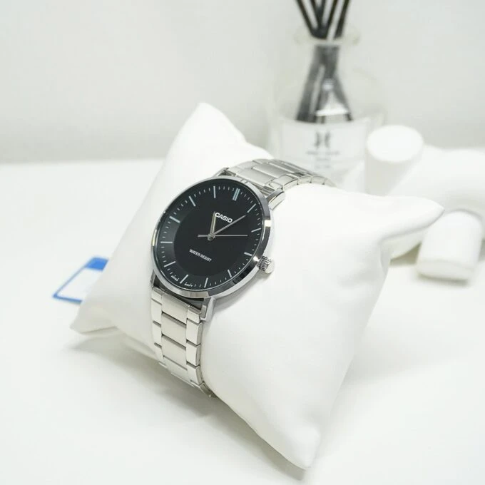 Montre homme Casio MTP-VT04D-1EDF – Acier inoxydable, 46×40 mm, verre minéral, bracelet métal, étanche, autonomie 3 ans, référence MTP-VT04D-1EDF