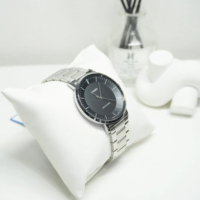 montre homme casio mtp vt04d 1edf – acier inoxydable, 46×40 mm, verre minéral, bracelet métal, étanche, autonomie 3 ans, référence mtp vt04d 1edf