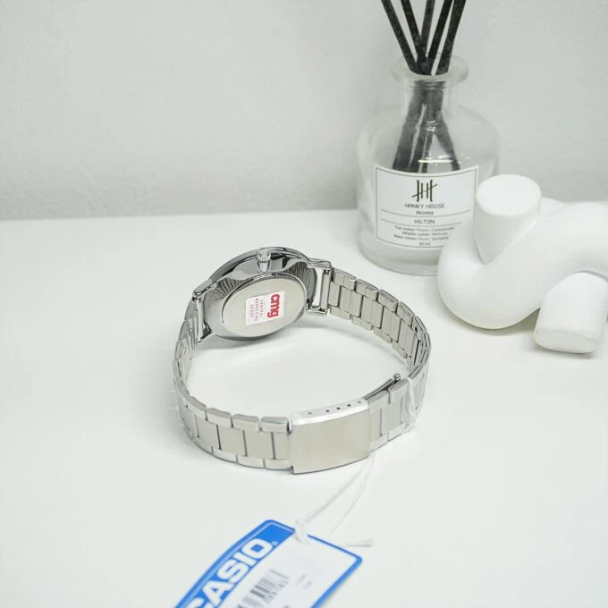 Montre analogique Casio Pour Homme, Minimaliste, Bracelet en Acier Gris, Cadran Gris Concave, 3 Aiguilles - MTP-VT04D-8EDF