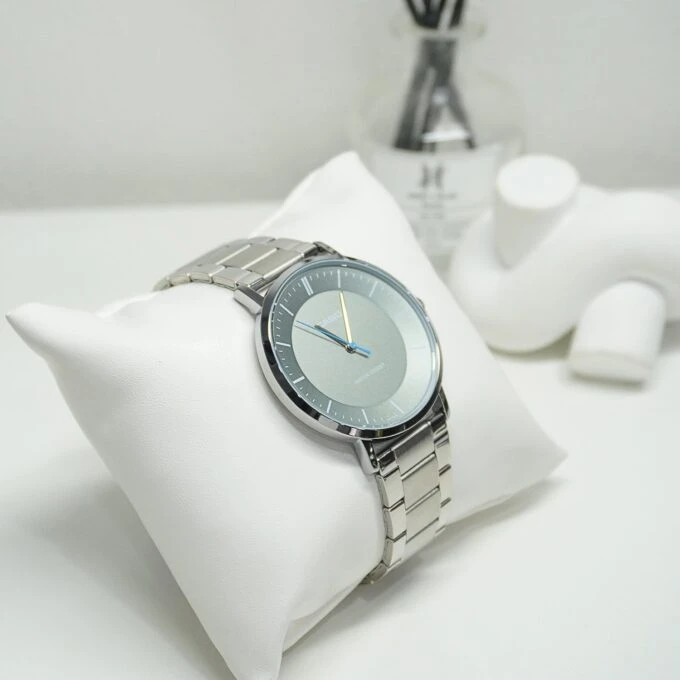 Montre analogique Casio Pour Homme, Minimaliste, Bracelet en Acier Gris, Cadran Gris Concave, 3 Aiguilles - MTP-VT04D-8EDF