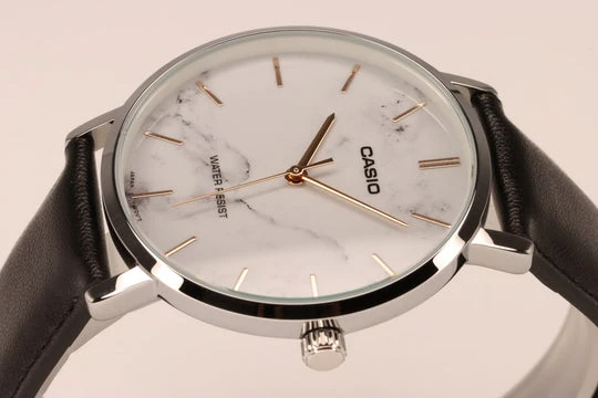 Montre Analogique Casio Homme - MTP-VT01LM-7A - Bracelet en Cuir et Résistance à l'Eau - Verre Minéral - Design Sophistiqué