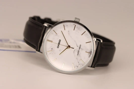 Montre Analogique Casio Homme - MTP-VT01LM-7A - Bracelet en Cuir et Résistance à l'Eau - Verre Minéral - Design Sophistiqué