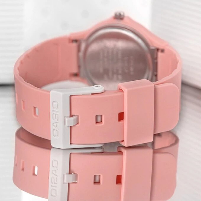 Montre Classique - CASIO - Unisexe - Design Élégant, Bracelet Confortable, Résistante à lEau, Mouvement Quartz - Rose - LQ-24B-4BDF