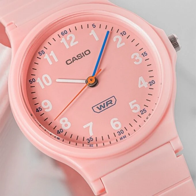 Montre Classique - CASIO - Unisexe - Design Élégant, Bracelet Confortable, Résistante à lEau, Mouvement Quartz - Rose - LQ-24B-4BDF