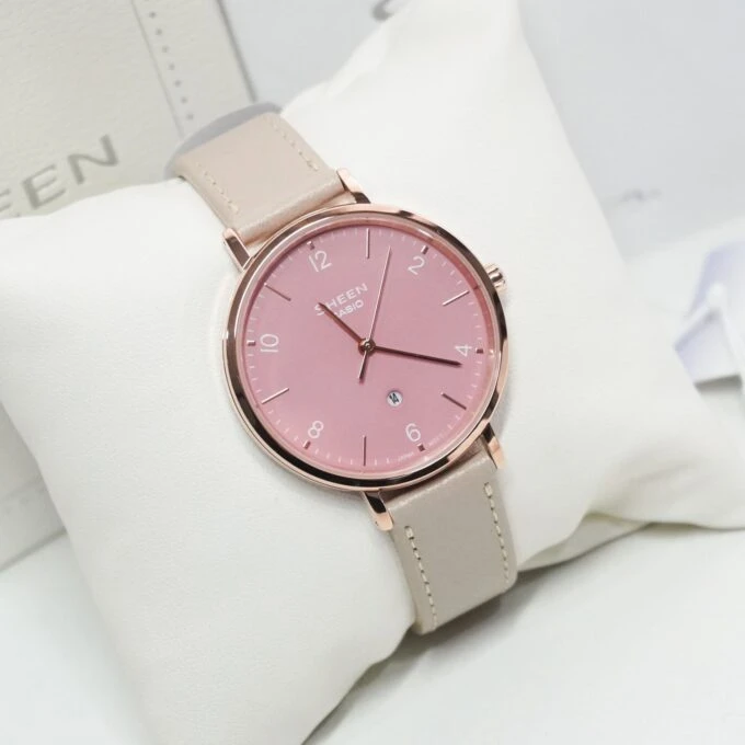 Montre CASIO - Femme - Couleur du boîtier Rose - Analogique - Verre saphir - SHE-4562PGL-4AUDF - Verre Saphir
